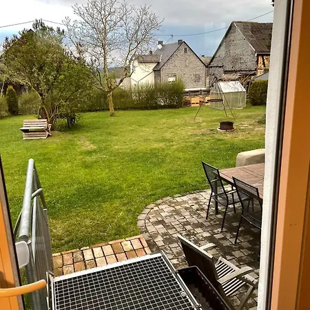 Mitten Im Garten Apartment Lotzbeuren